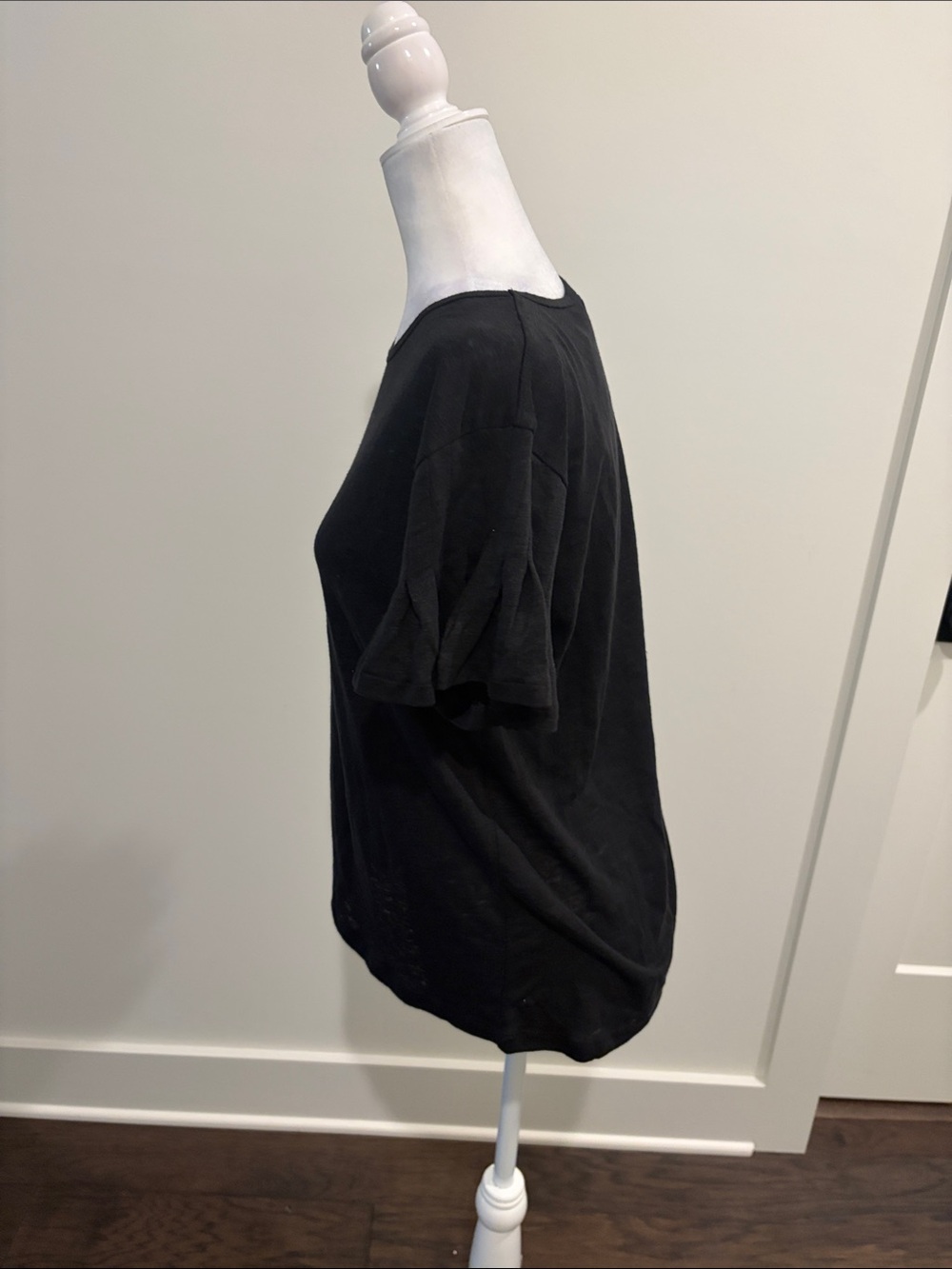 New With Tags JCrew Linen Flutter Sleeve Top Sz M - Picture 2 of 8